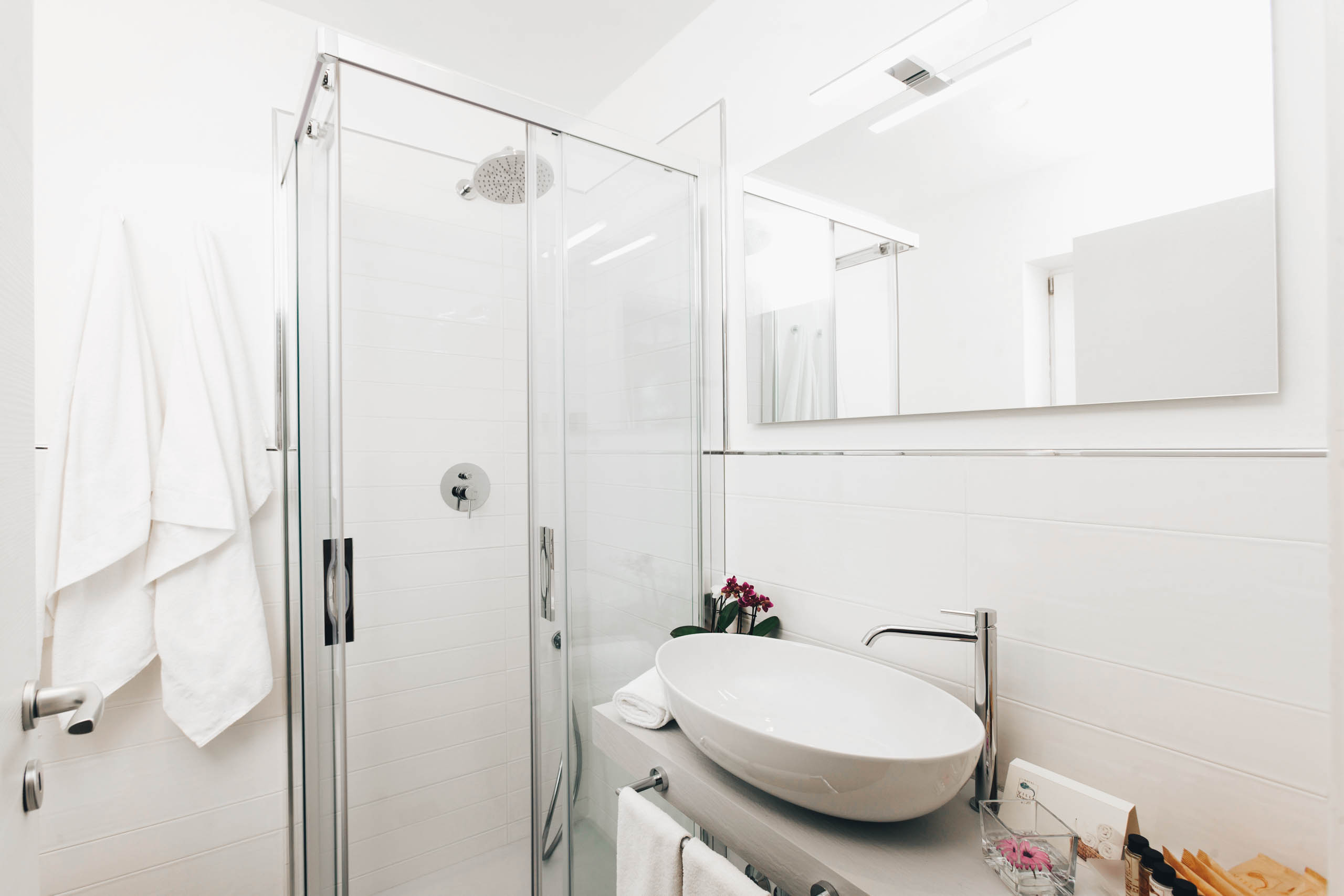 Villa Domizia Easy Room Bathroom2